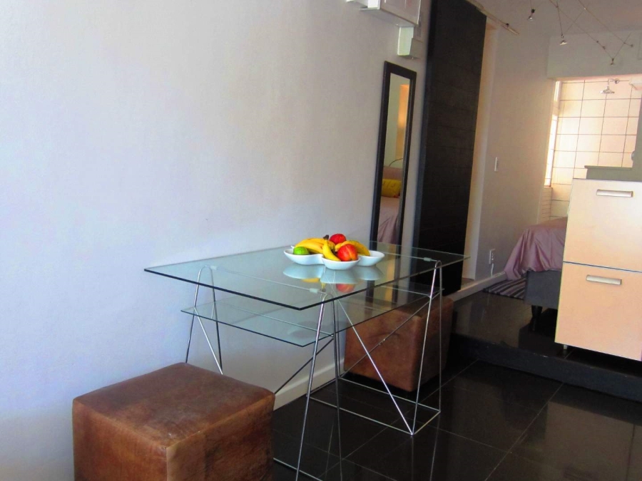 To Let 1 Bedroom Property for Rent in Vredehoek Western Cape